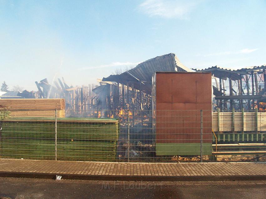 Grossbrand Holzlager Siegburg Industriestr P029.JPG